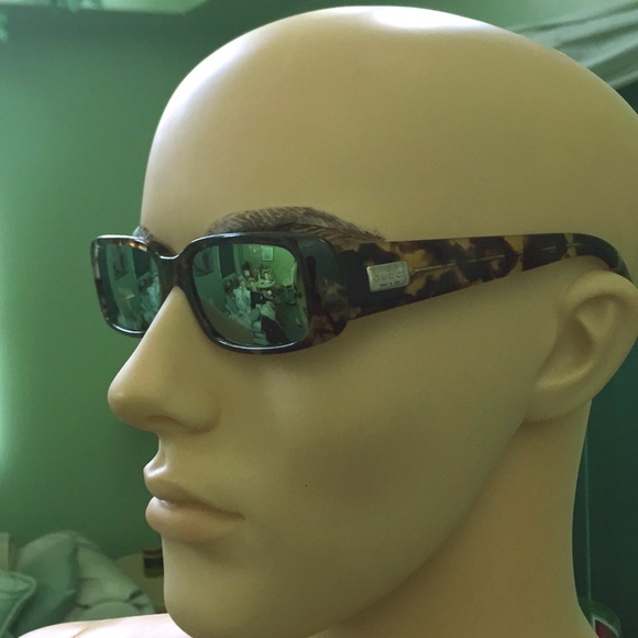 Gucci  Sunglasses - Picture 4 of 8